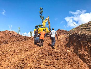 January 15, 2018 Anichi Resort Construction Update: Workers