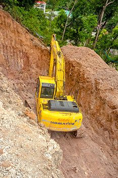 Anichi Resort Construction Update: Excavator at Work - October 17, 2018