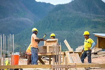 Ход строительства курорта Anichi Resort & Spa от 27 апреля 2018: работа на строительной площадке
