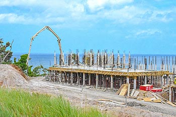 Ход строительства курорта Anichi Resort & Spa от 3 июля 2018: Колонны первого этажа