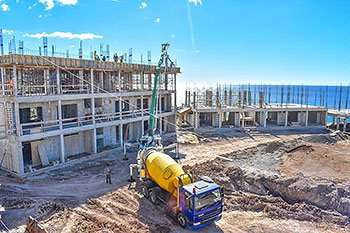 Ход строительства курорта Anichi Resort & Spa от 17 сентября 2018: вид зданий 8 и 2