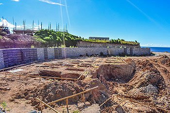 Ход строительства курорта Anichi Resort & Spa от 17 сентября 2018: подпорная стена