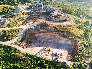 Ход строительства курорта Anichi Resort & Spa от 17 февраля 2019: аэросъемка земляных работ в северо-западной части строительной площадки