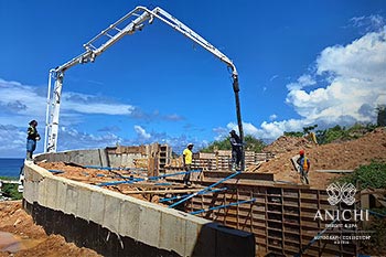Ход строительства Anichi Resort & Spa за февраль 2024: рабочие заливают бетоном
